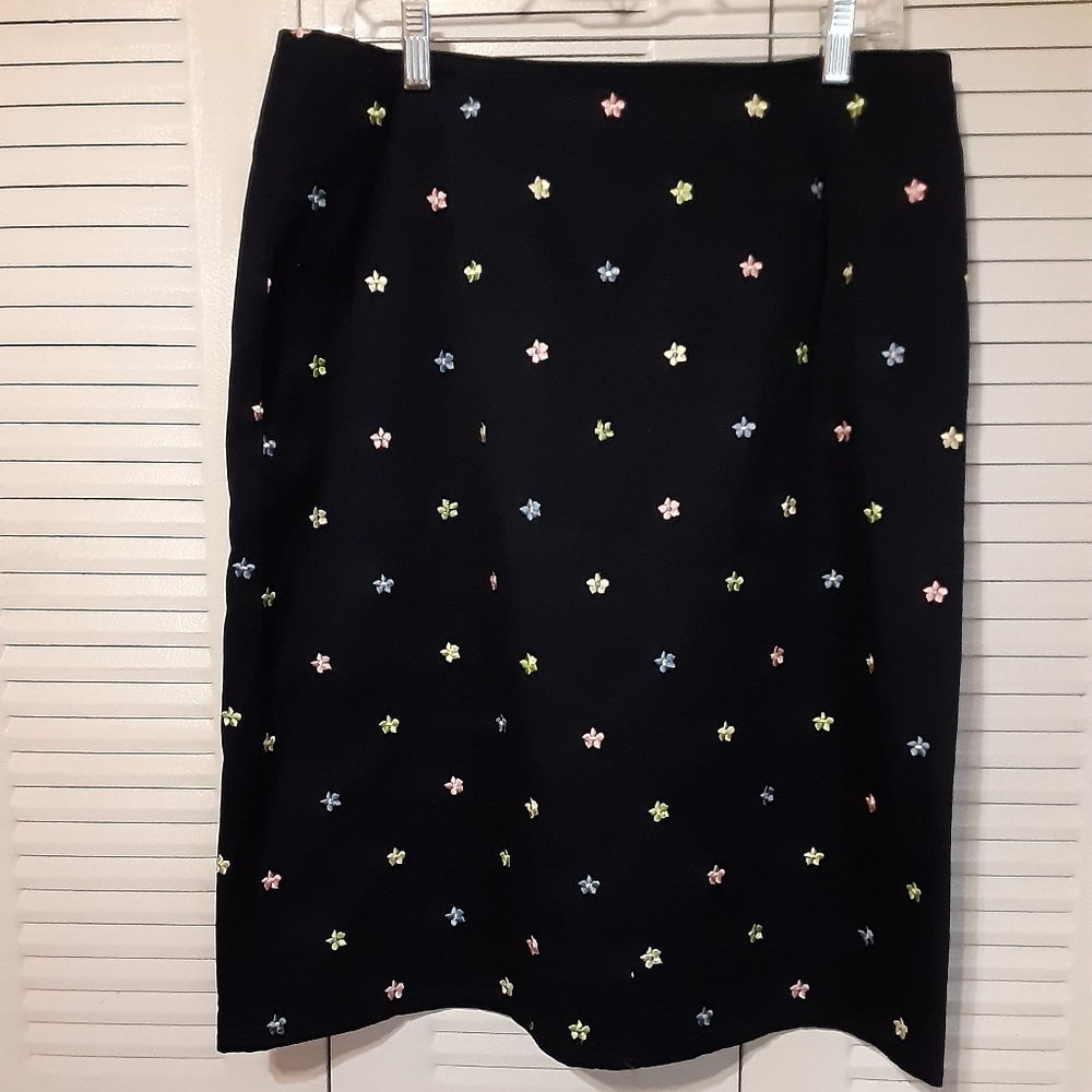 Liz Claiborne Lizsport embroidered skirt